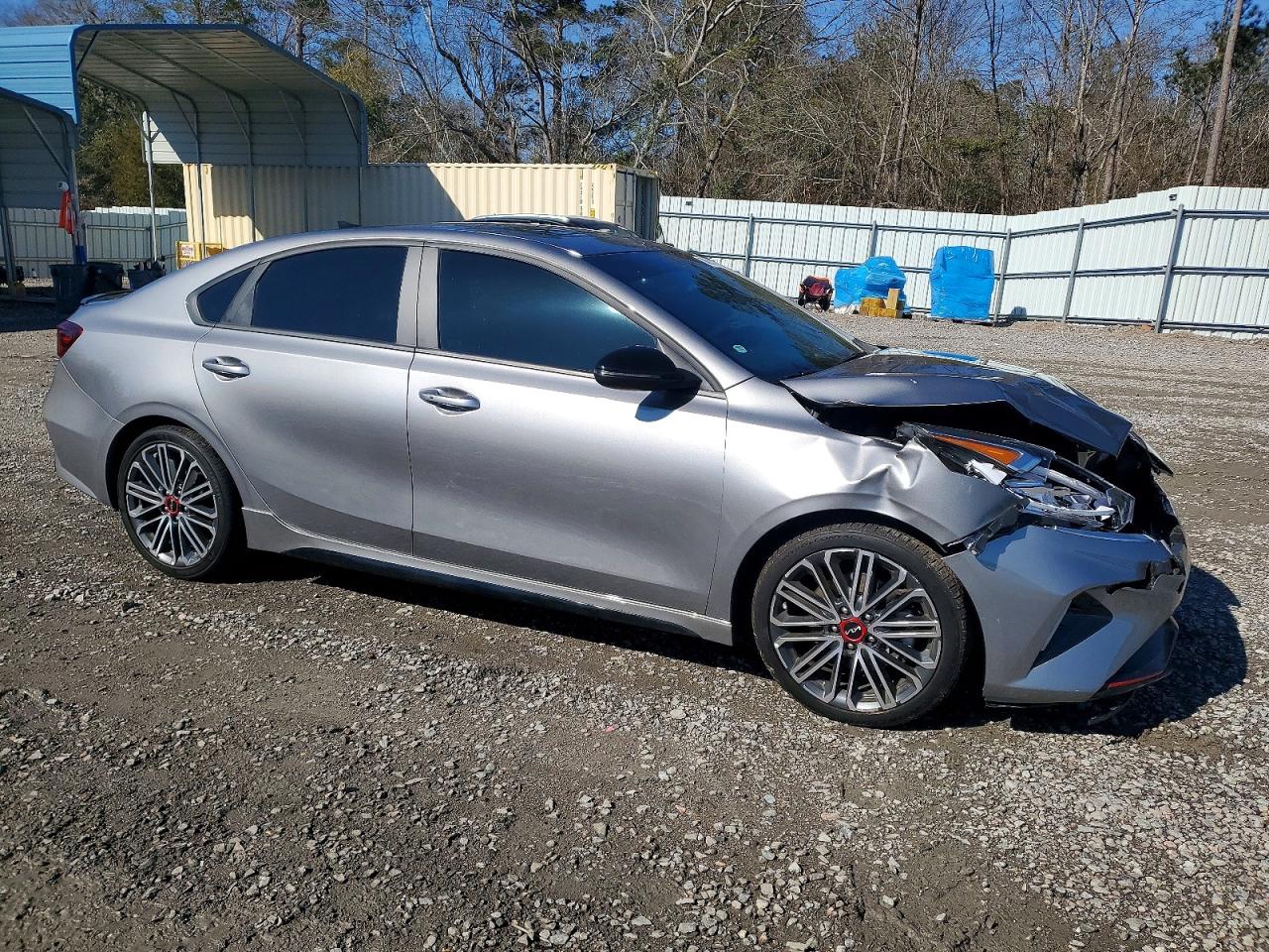 2024 KIA FORTE GT photo 4