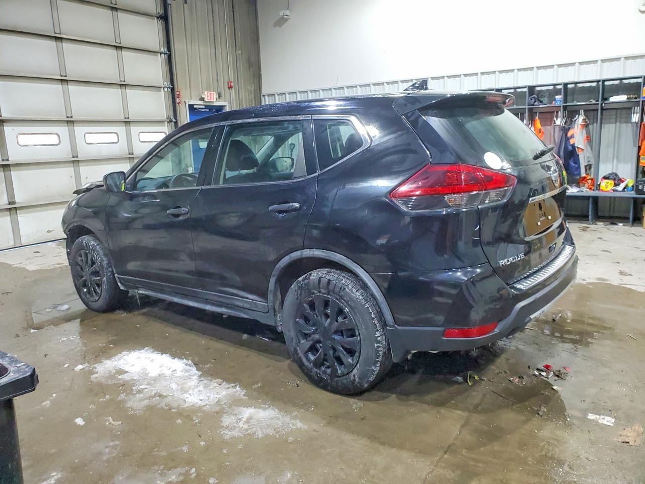 2018 NISSAN ROGUE S photo 2