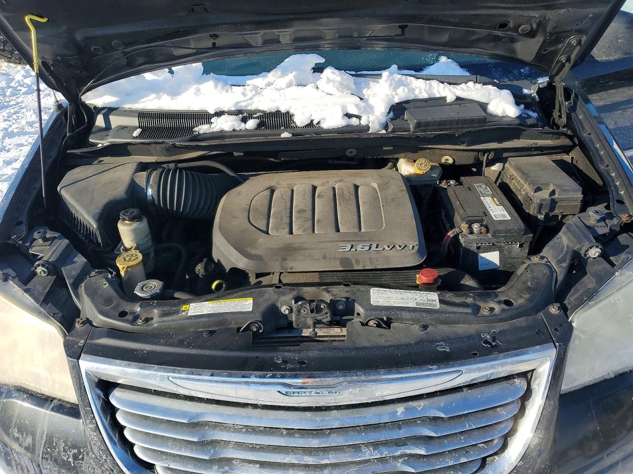 2013 CHRYSLER TOWN & COUNTRY TOURING photo 12