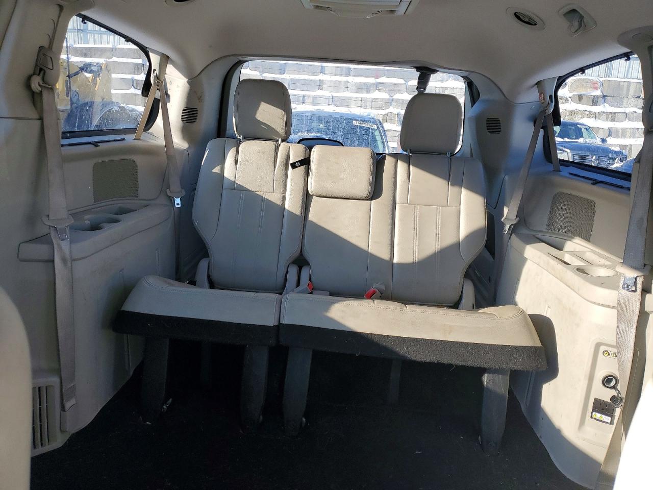 2013 CHRYSLER TOWN & COUNTRY TOURING photo 10