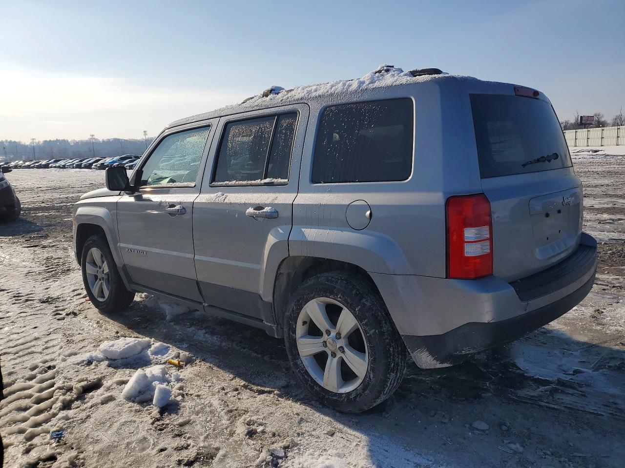 2014 JEEP PATRIOT LATITUDE photo 4