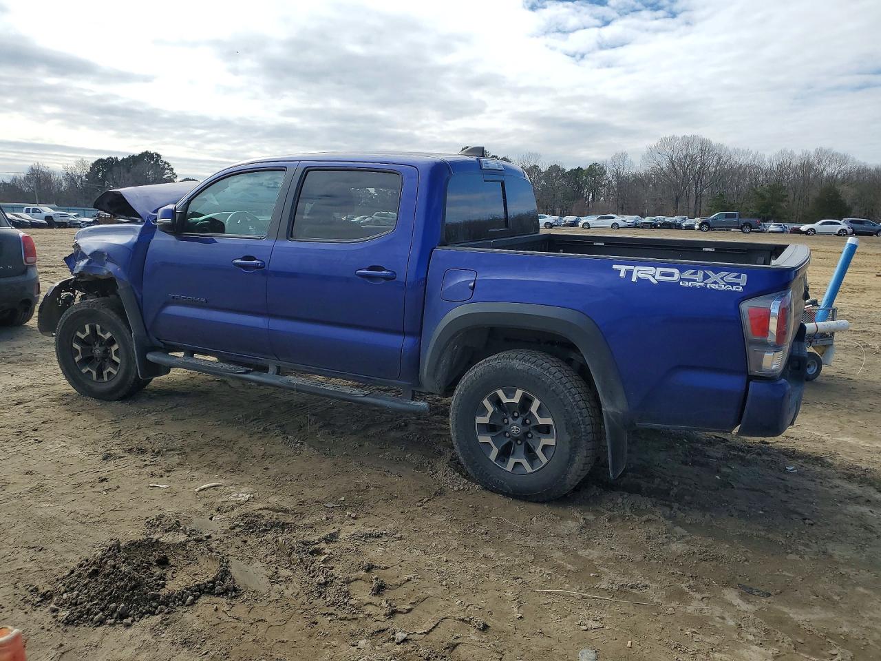 2022 TOYOTA TACOMA TRD OFF-ROAD photo 3