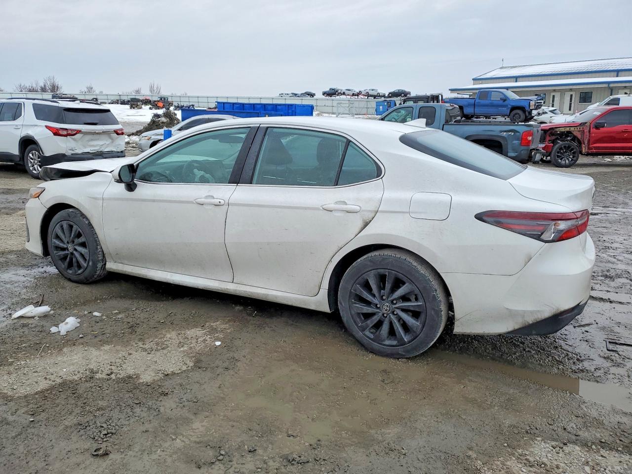 2023 TOYOTA CAMRY LE photo 2
