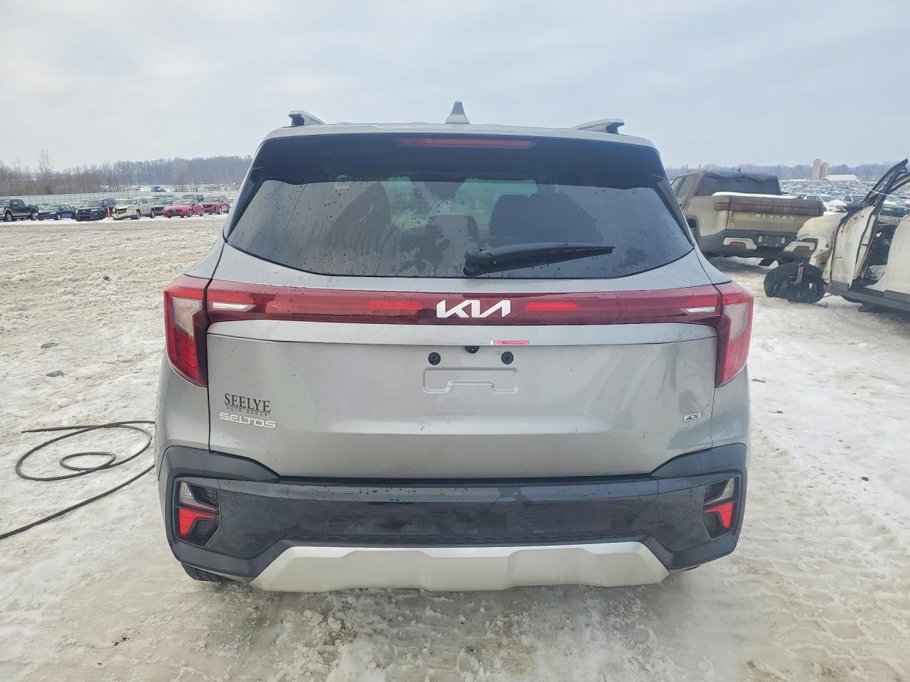 2025 KIA SELTOS EX photo 11