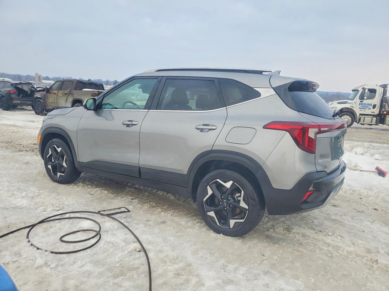2025 KIA SELTOS EX photo 3