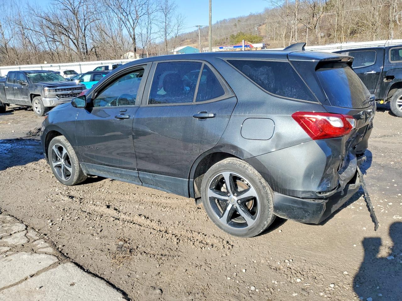 2021 CHEVROLET EQUINOX photo 2