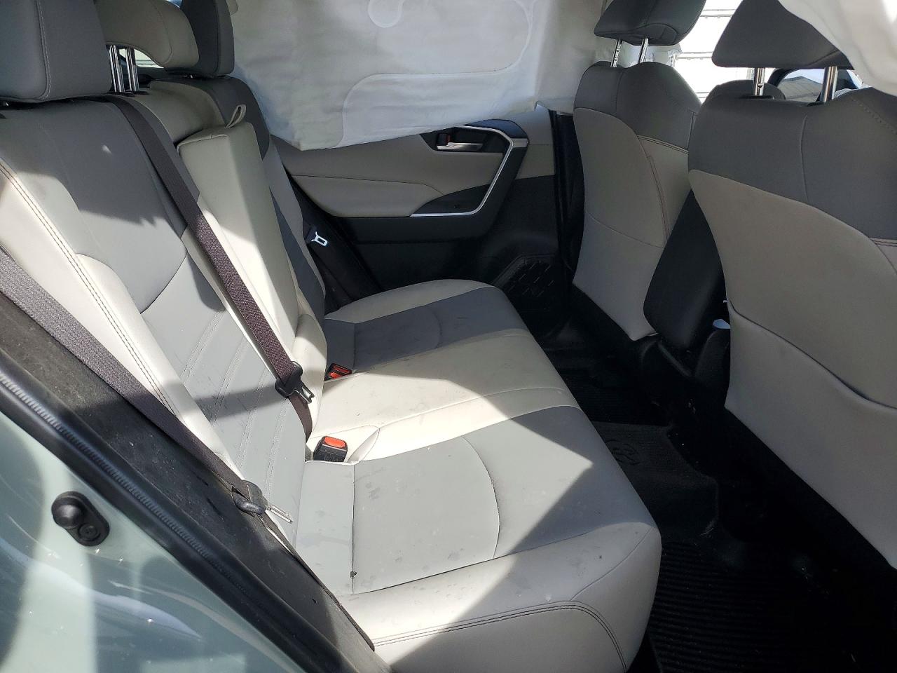 2019 TOYOTA RAV4 XLE PREMIUM photo 31