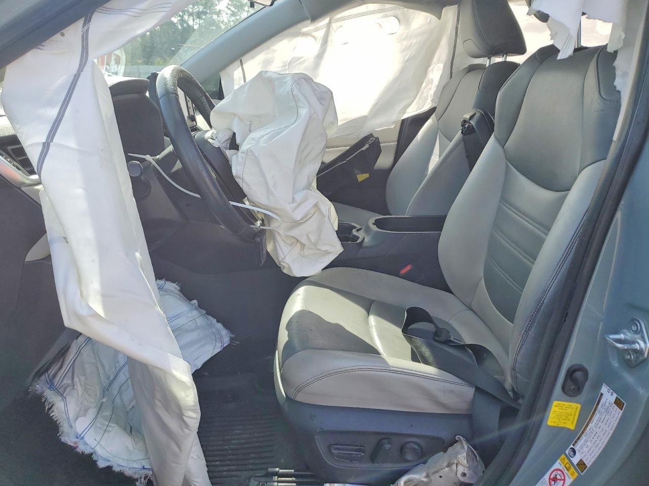 2019 TOYOTA RAV4 XLE PREMIUM photo 19