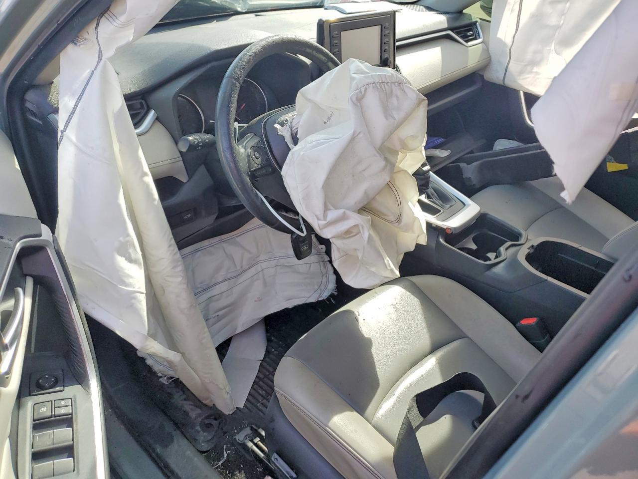 2019 TOYOTA RAV4 XLE PREMIUM photo 22