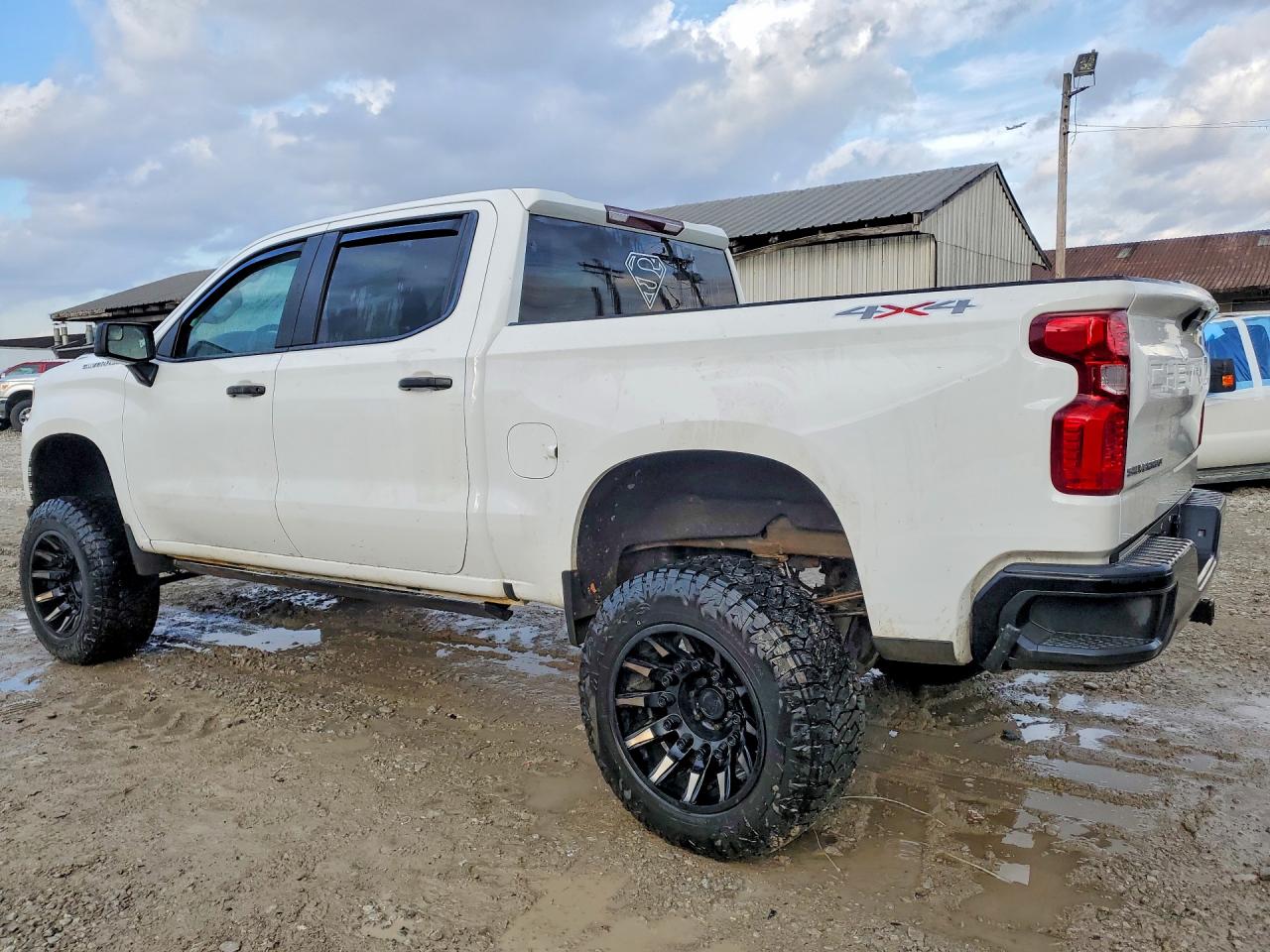 2019 CHEVROLET SILVERADO K1500 photo 2