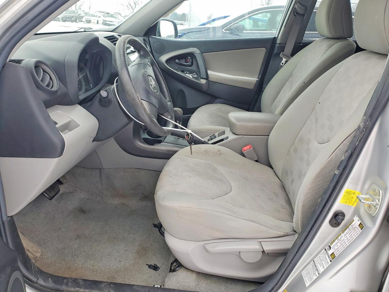 2011 TOYOTA RAV4 photo 7