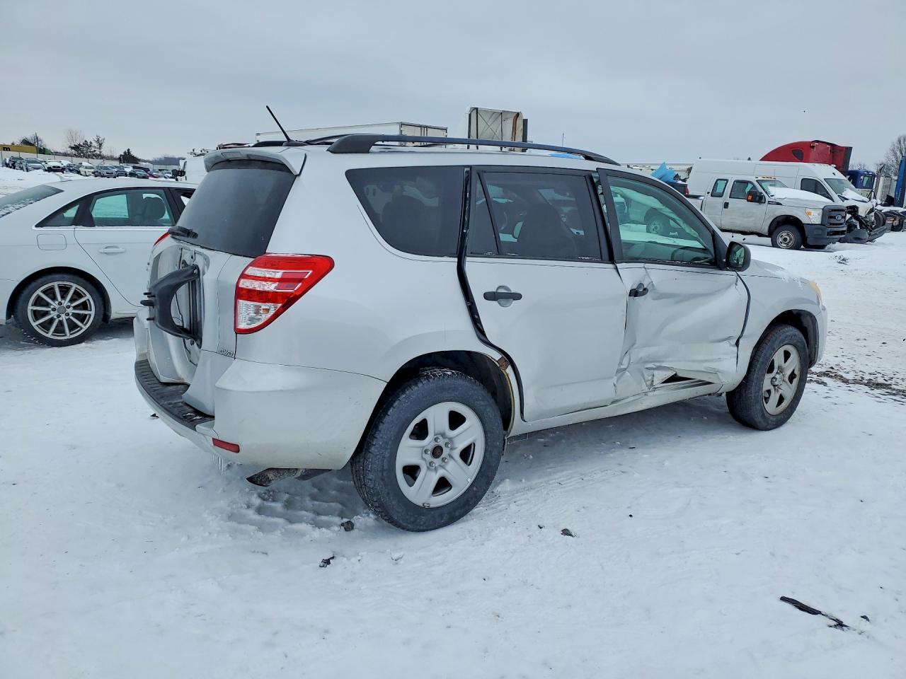 2011 TOYOTA RAV4 photo 3