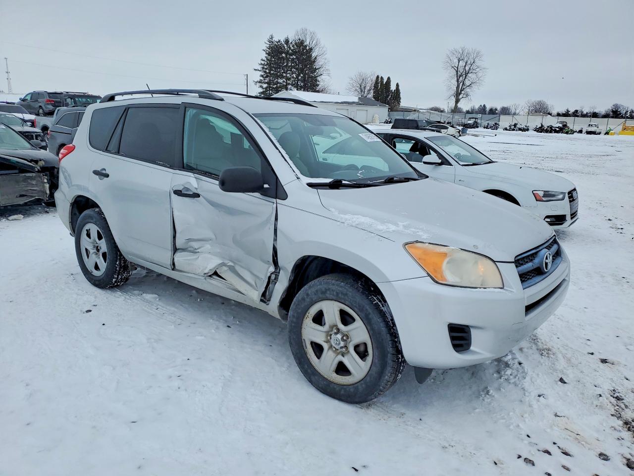2011 TOYOTA RAV4 photo 4