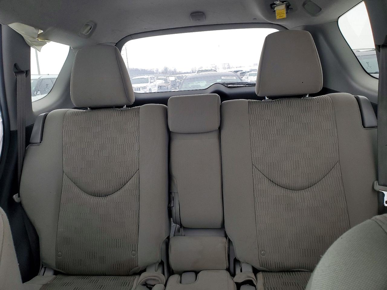2011 TOYOTA RAV4 photo 10