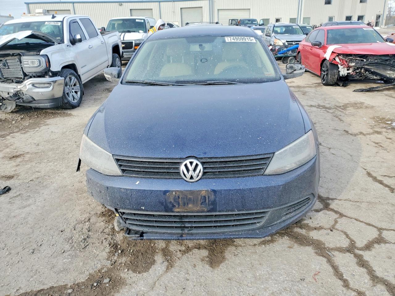2011 VOLKSWAGEN JETTA SE photo 5
