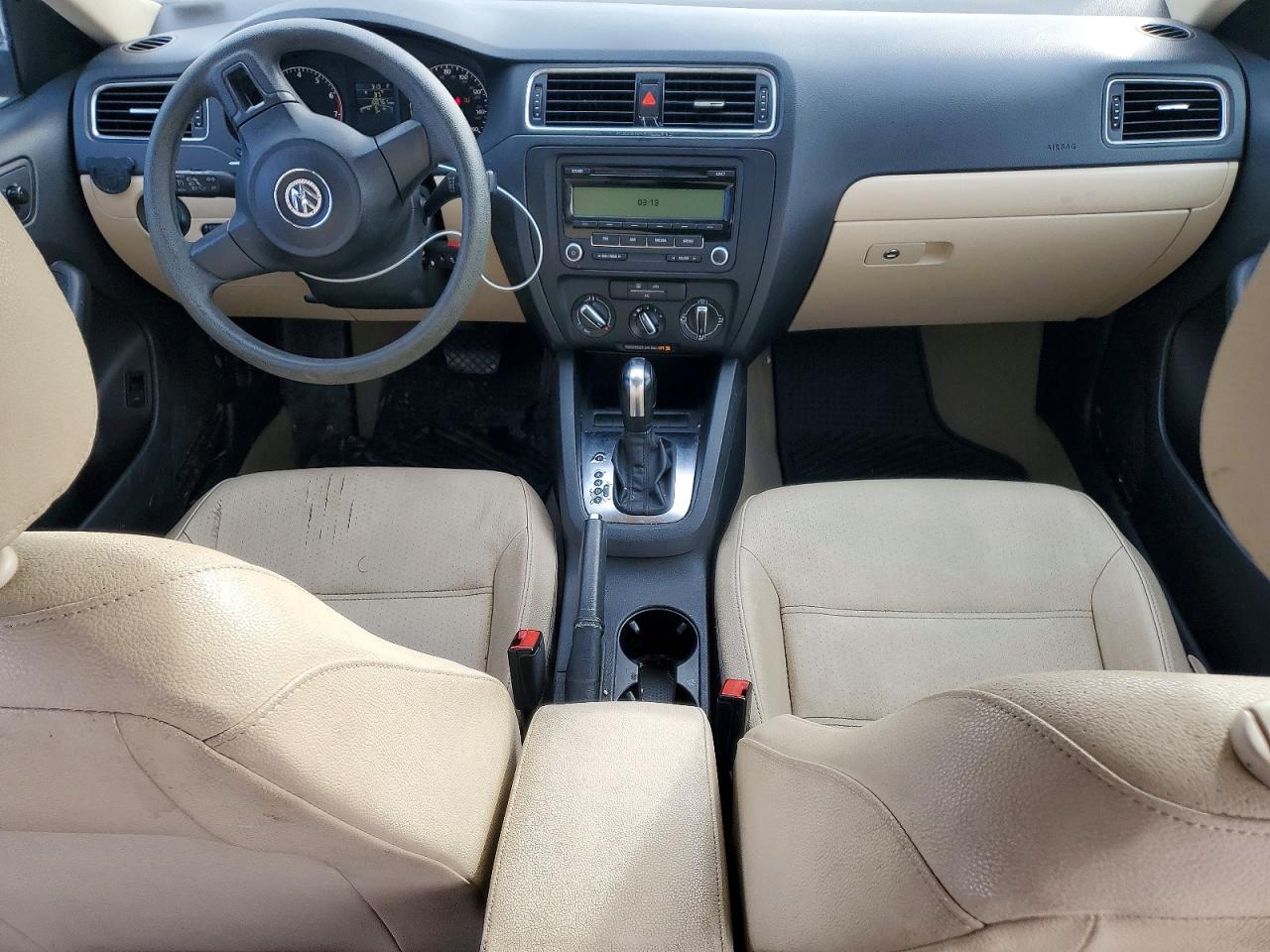 2011 VOLKSWAGEN JETTA SE photo 8