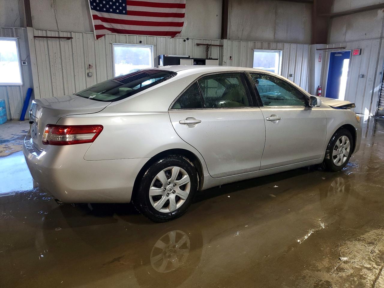 2010 TOYOTA CAMRY BASE photo 5