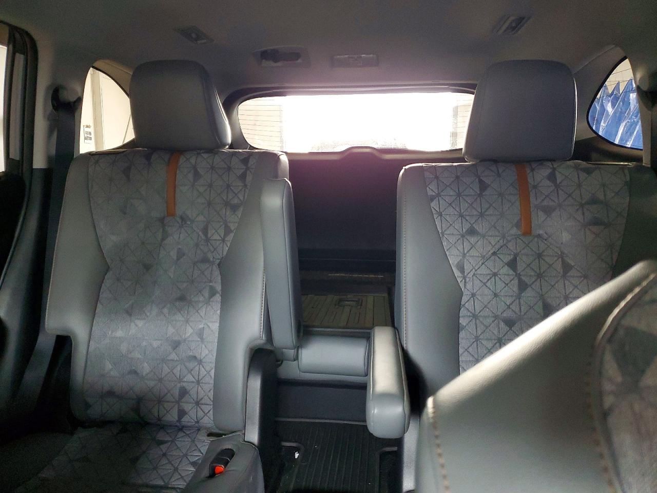 2022 TOYOTA HIGHLANDER HYBRID XLE photo 10
