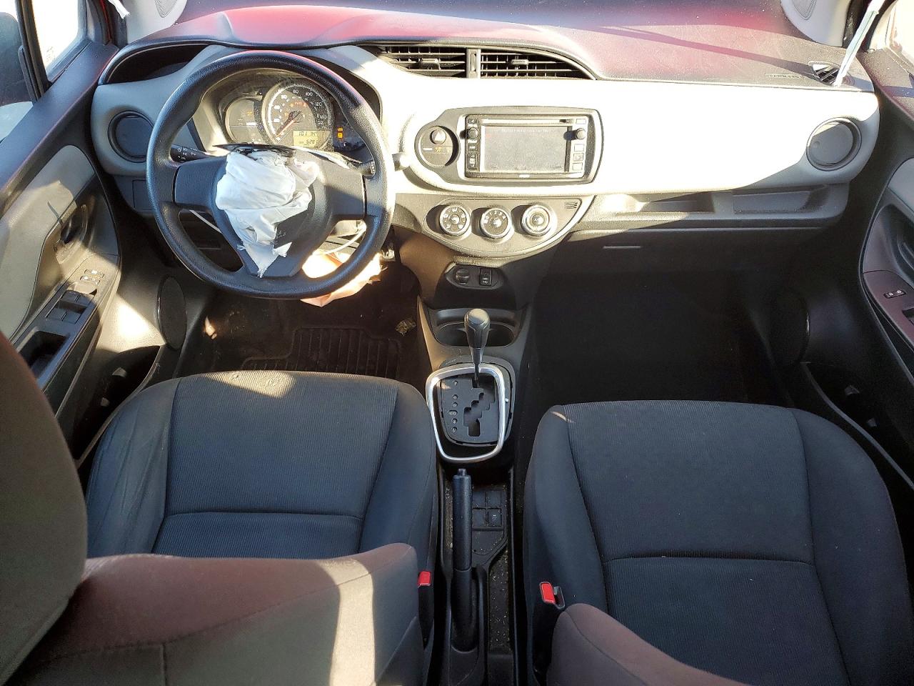 2016 TOYOTA YARIS 5-DOOR L photo 22