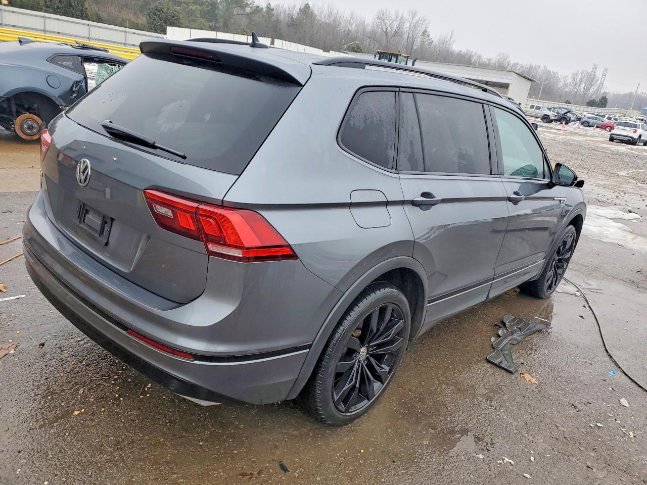 2021 VOLKSWAGEN TIGUAN SE photo 9