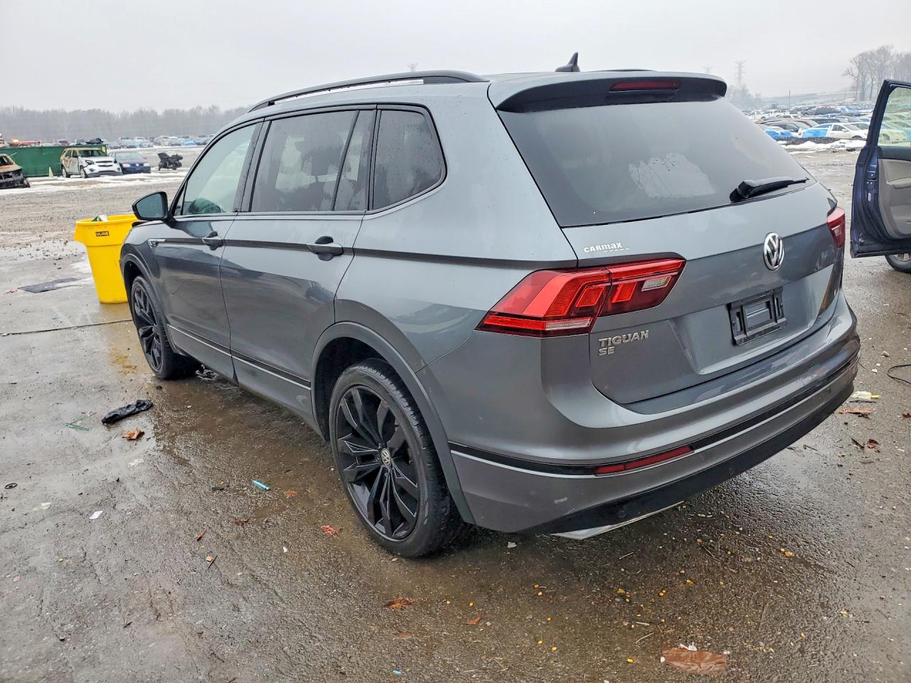 2021 VOLKSWAGEN TIGUAN SE photo 5