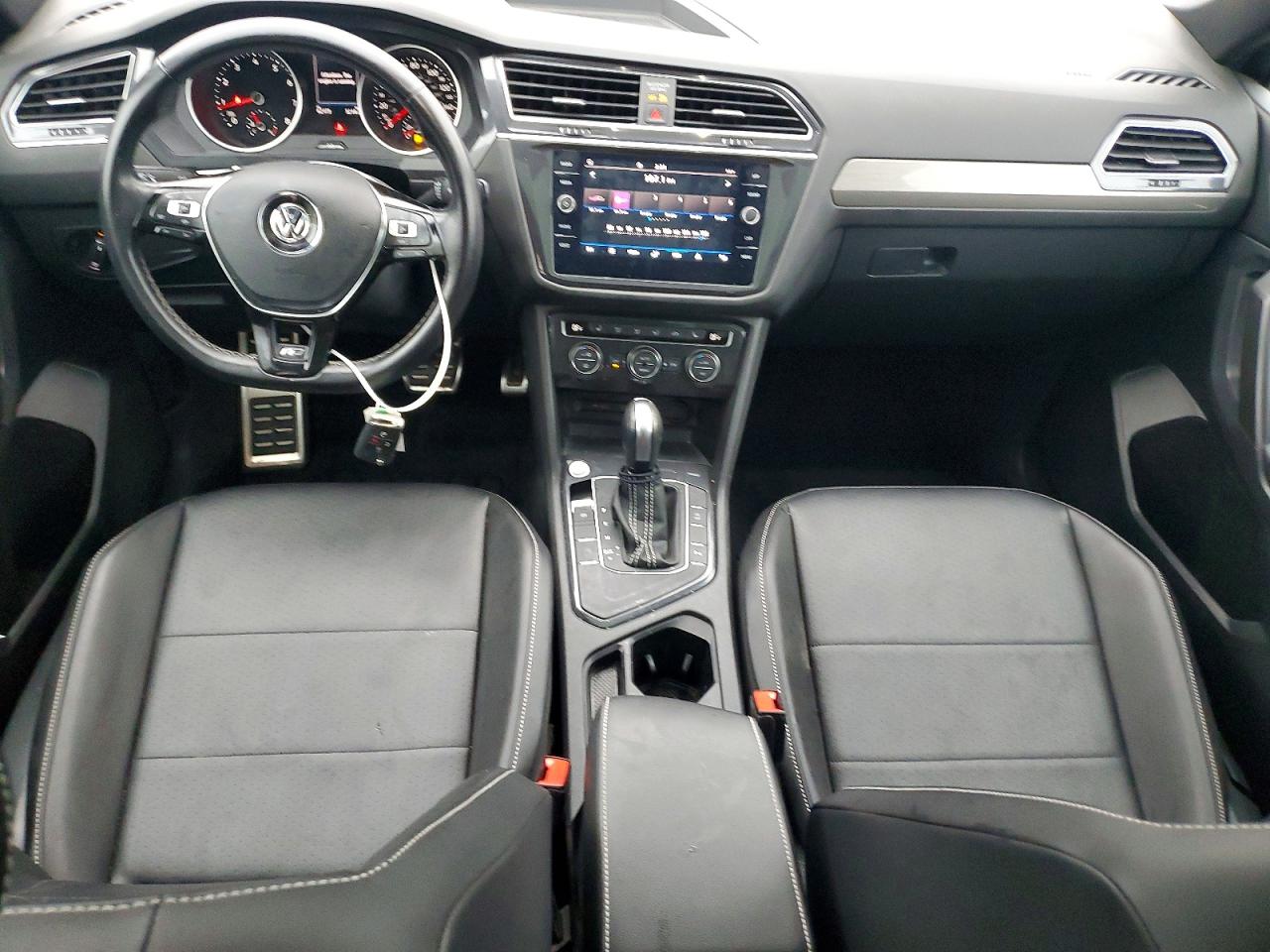 2021 VOLKSWAGEN TIGUAN SE photo 29