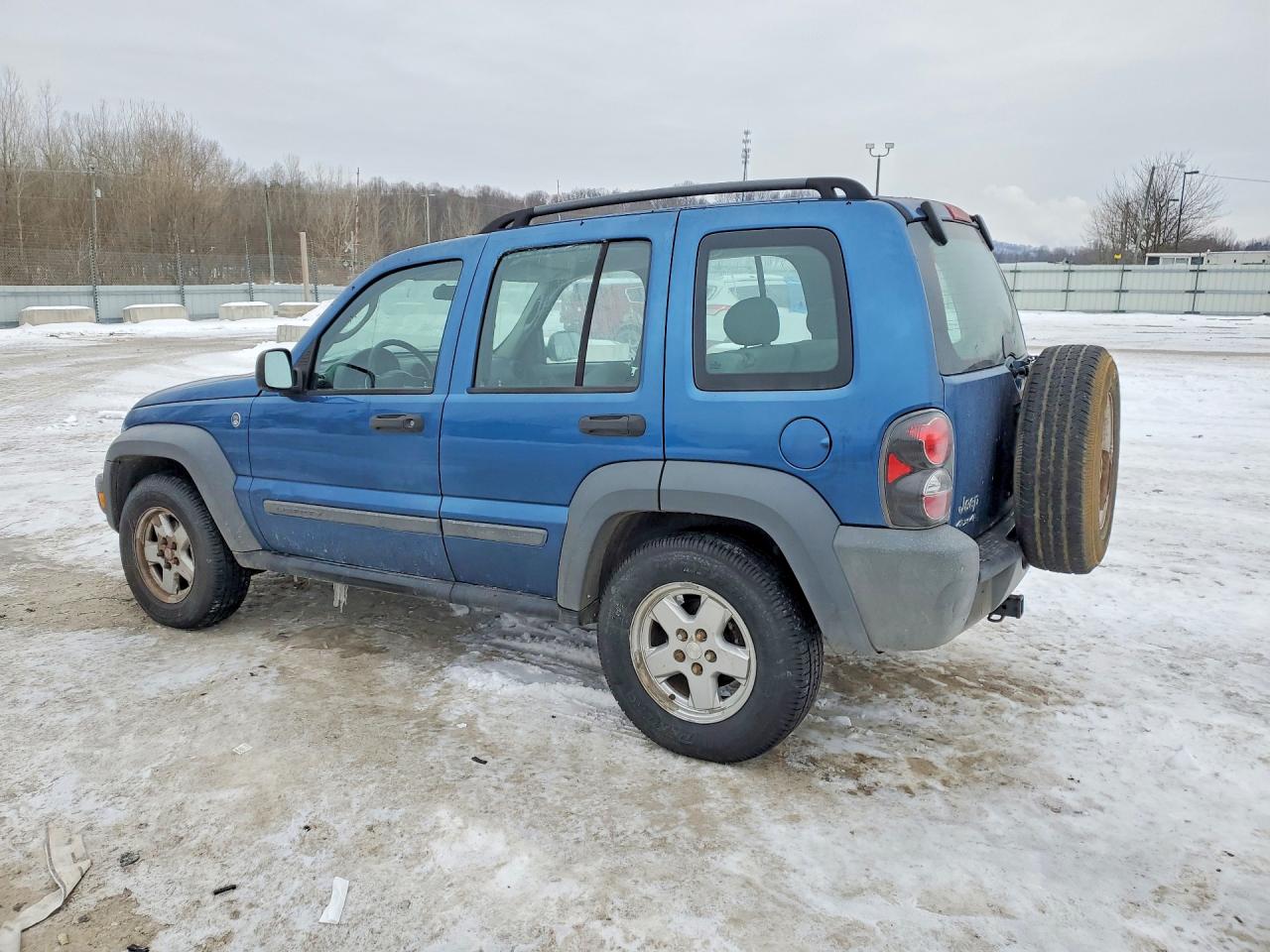 2005 JEEP LIBERTY SPORT photo 4