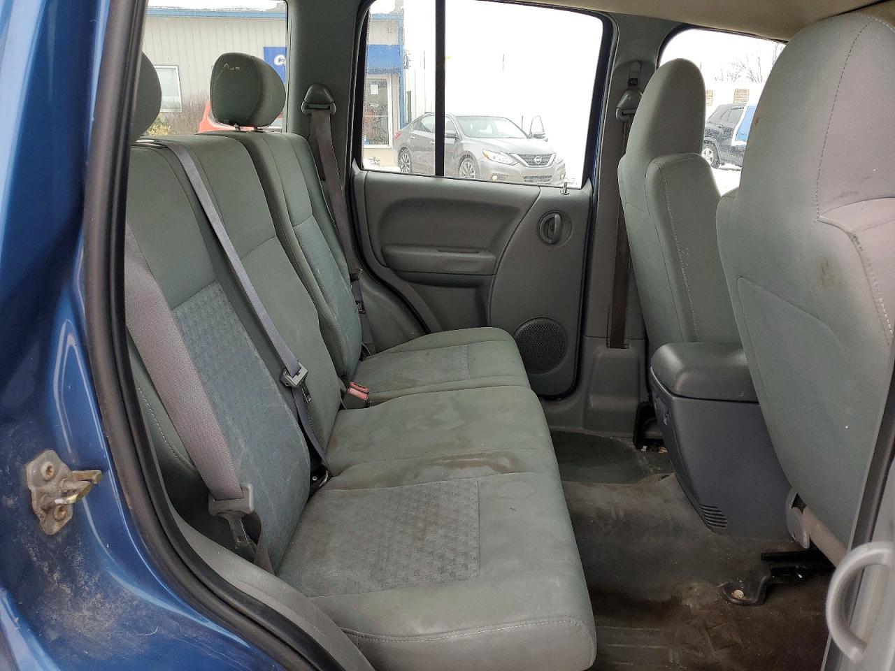 2005 JEEP LIBERTY SPORT photo 31