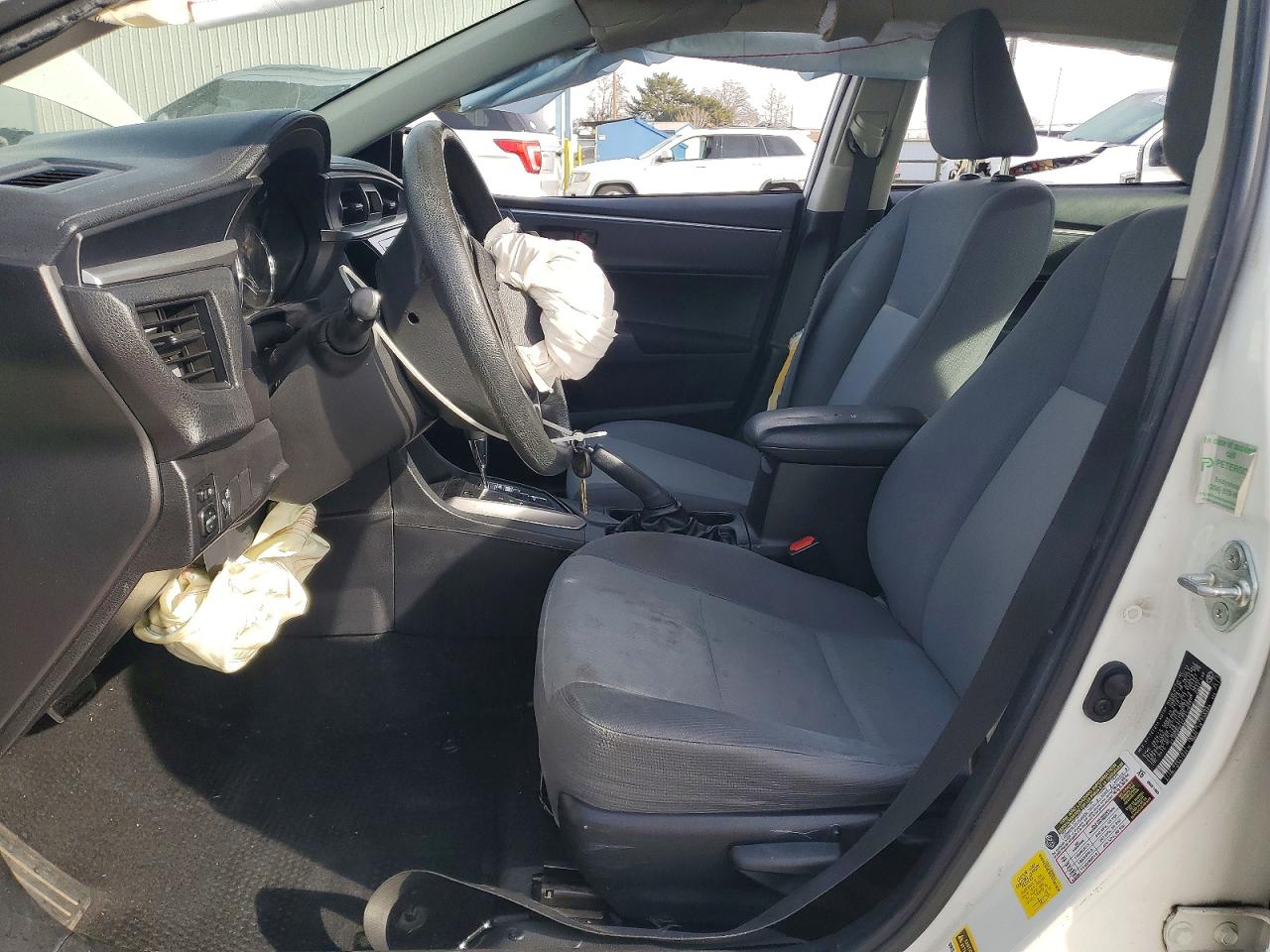 2015 TOYOTA COROLLA L photo 19