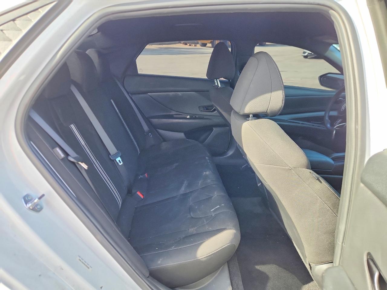 2025 HYUNDAI ELANTRA SEL SPORT photo 19