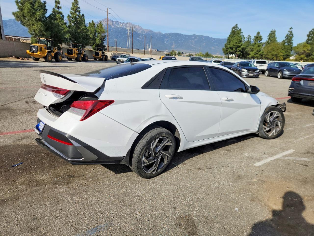 2025 HYUNDAI ELANTRA SEL SPORT photo 5