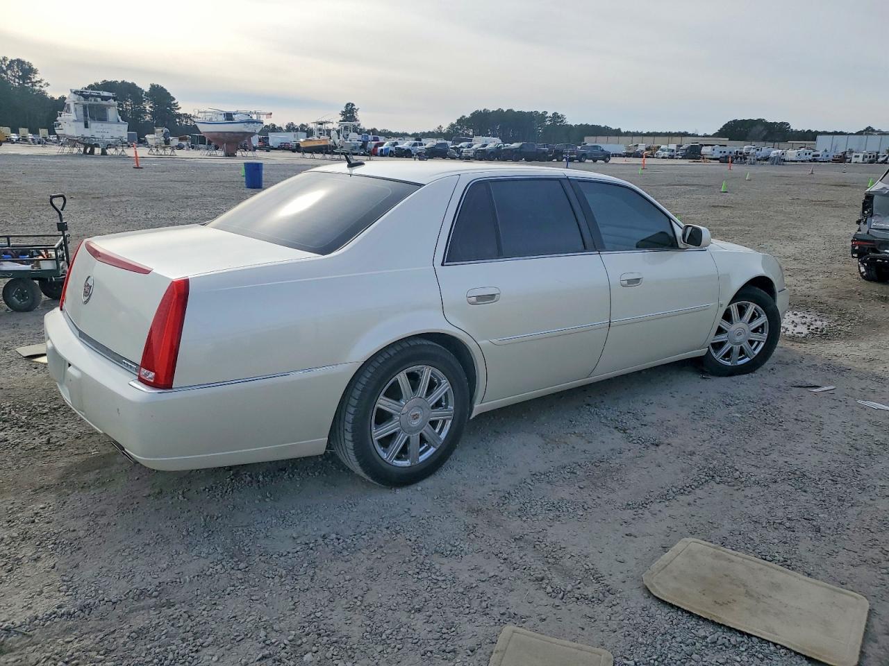 2008 CADILLAC DTS photo 5