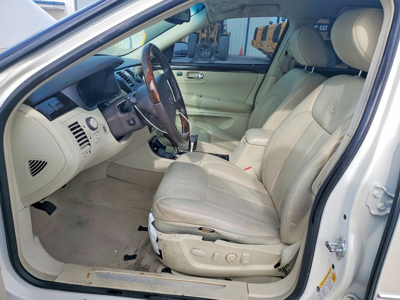 2008 CADILLAC DTS photo 13