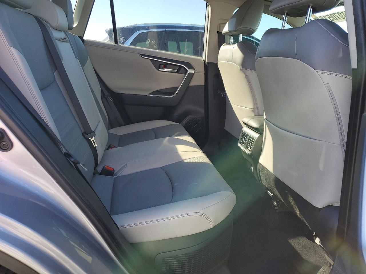 2024 TOYOTA RAV4 LIMITED photo 11