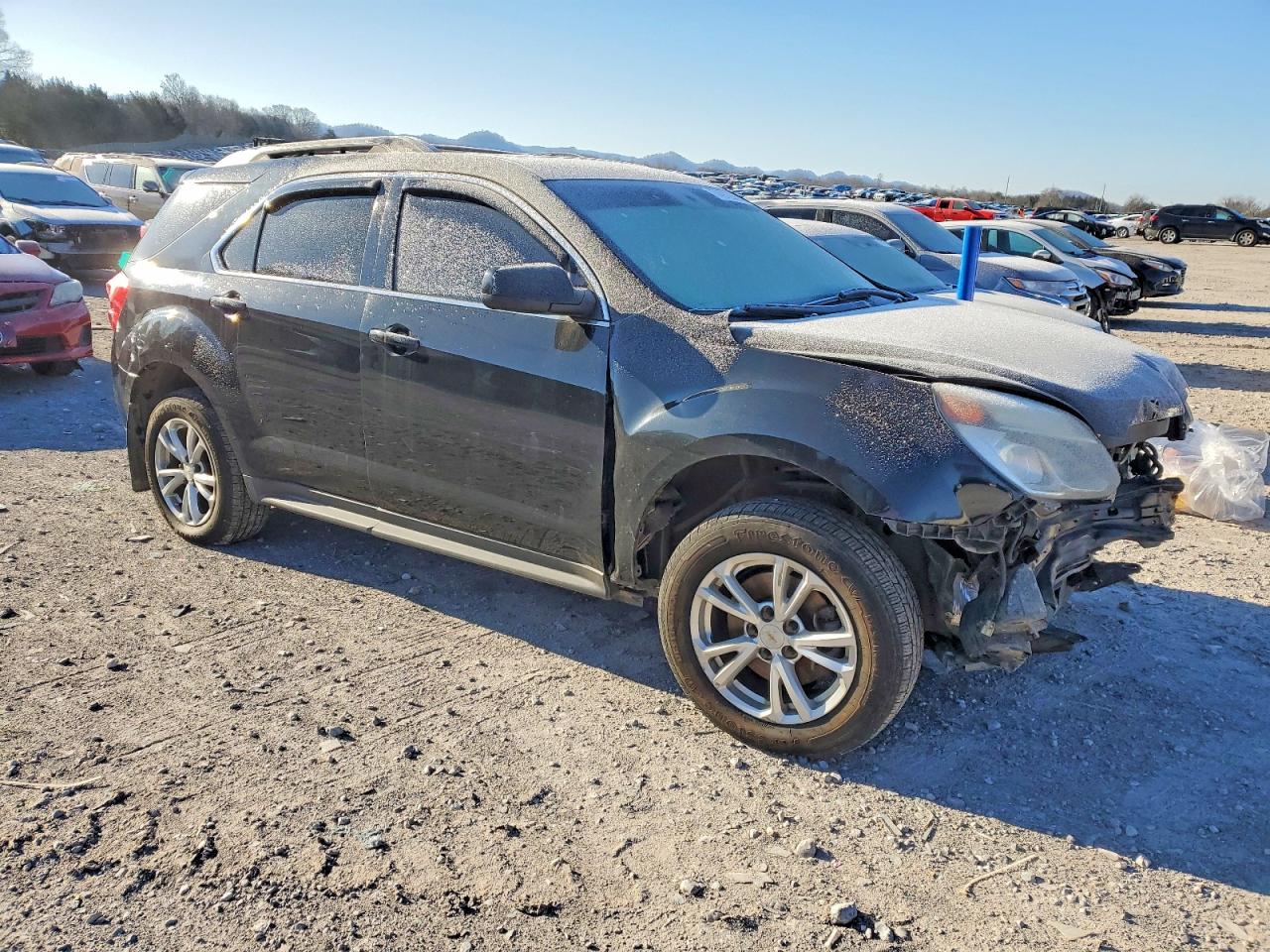 2017 CHEVROLET EQUINOX LT photo 4