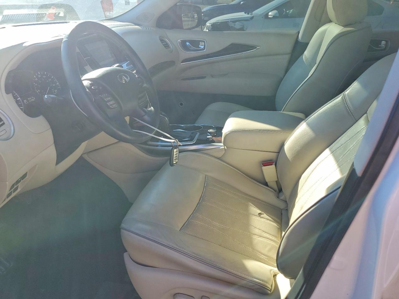 2020 INFINITI QX60 LUXE photo 7