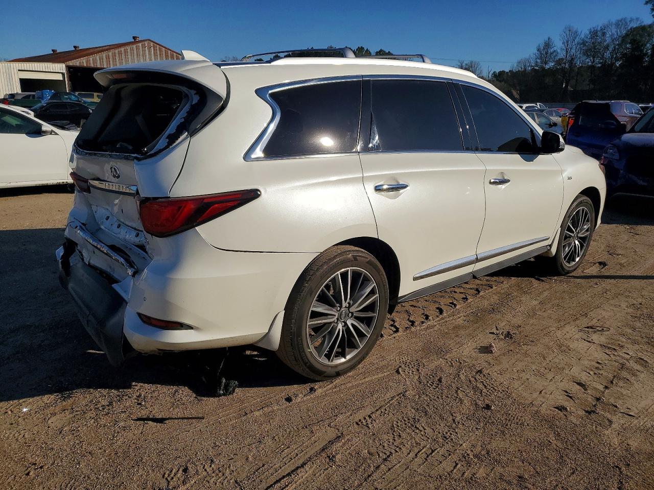2020 INFINITI QX60 LUXE photo 3