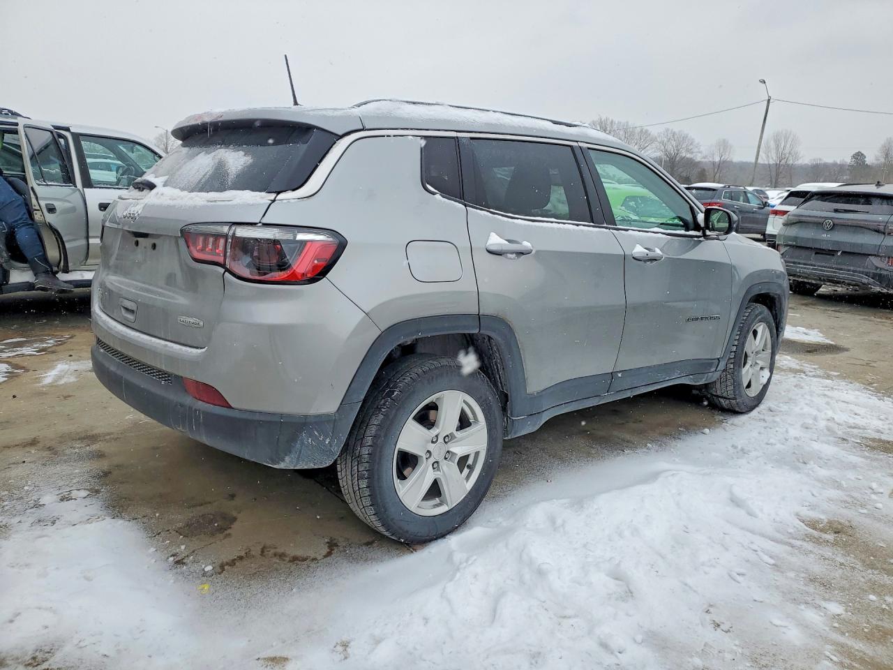 2022 JEEP COMPASS LATITUDE photo 3