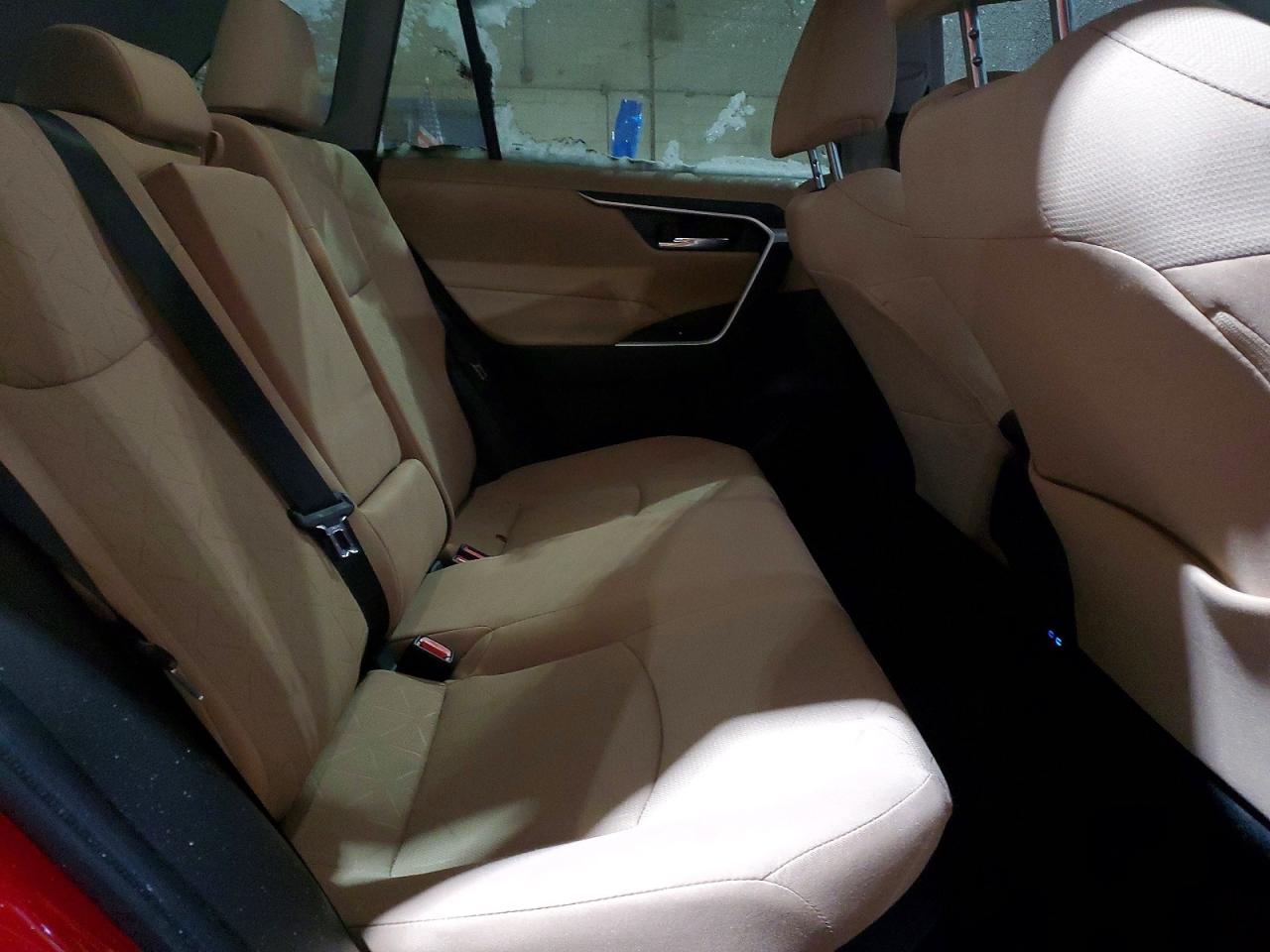 2022 TOYOTA RAV4 XLE photo 11