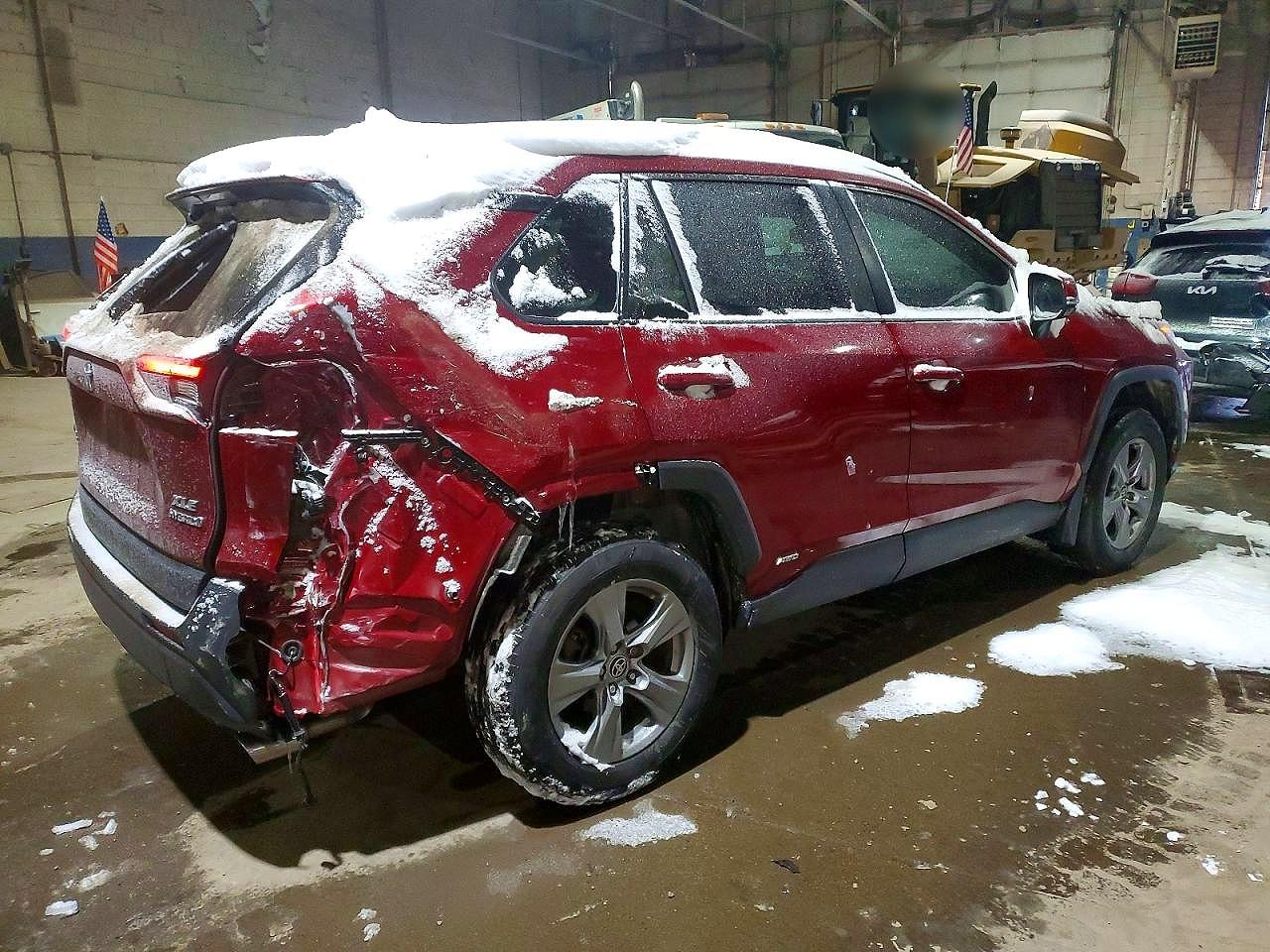 2022 TOYOTA RAV4 XLE photo 3