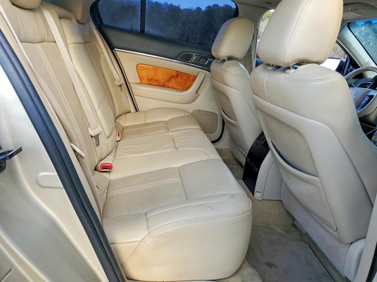 2011 LINCOLN MKS photo 19