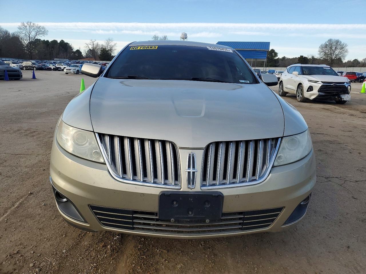2011 LINCOLN MKS photo 9