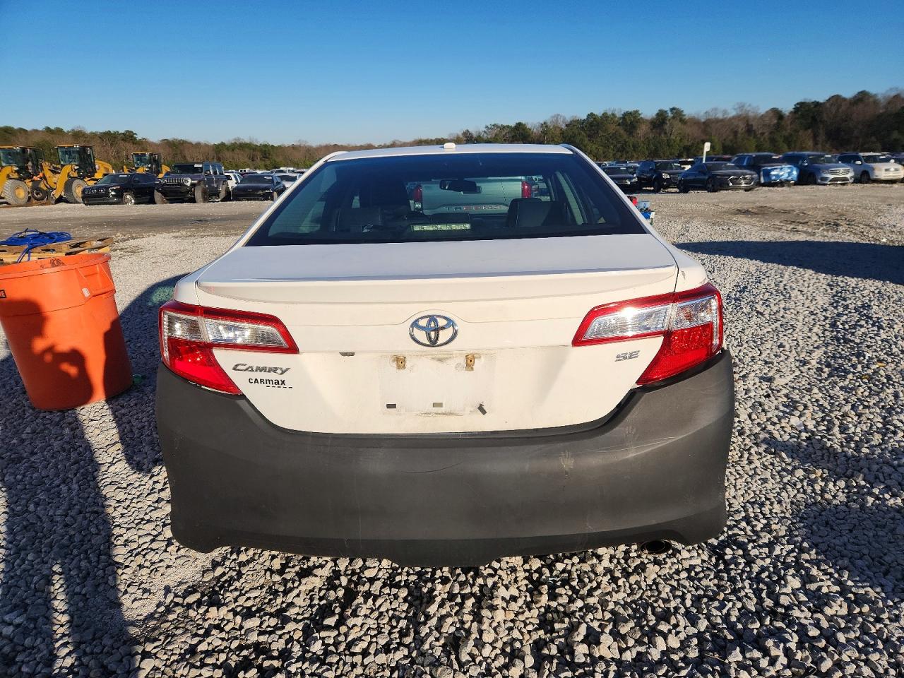 2012 TOYOTA CAMRY SE photo 11