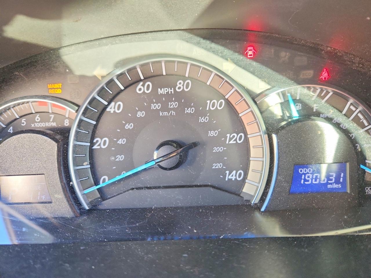 2012 TOYOTA CAMRY SE photo 17