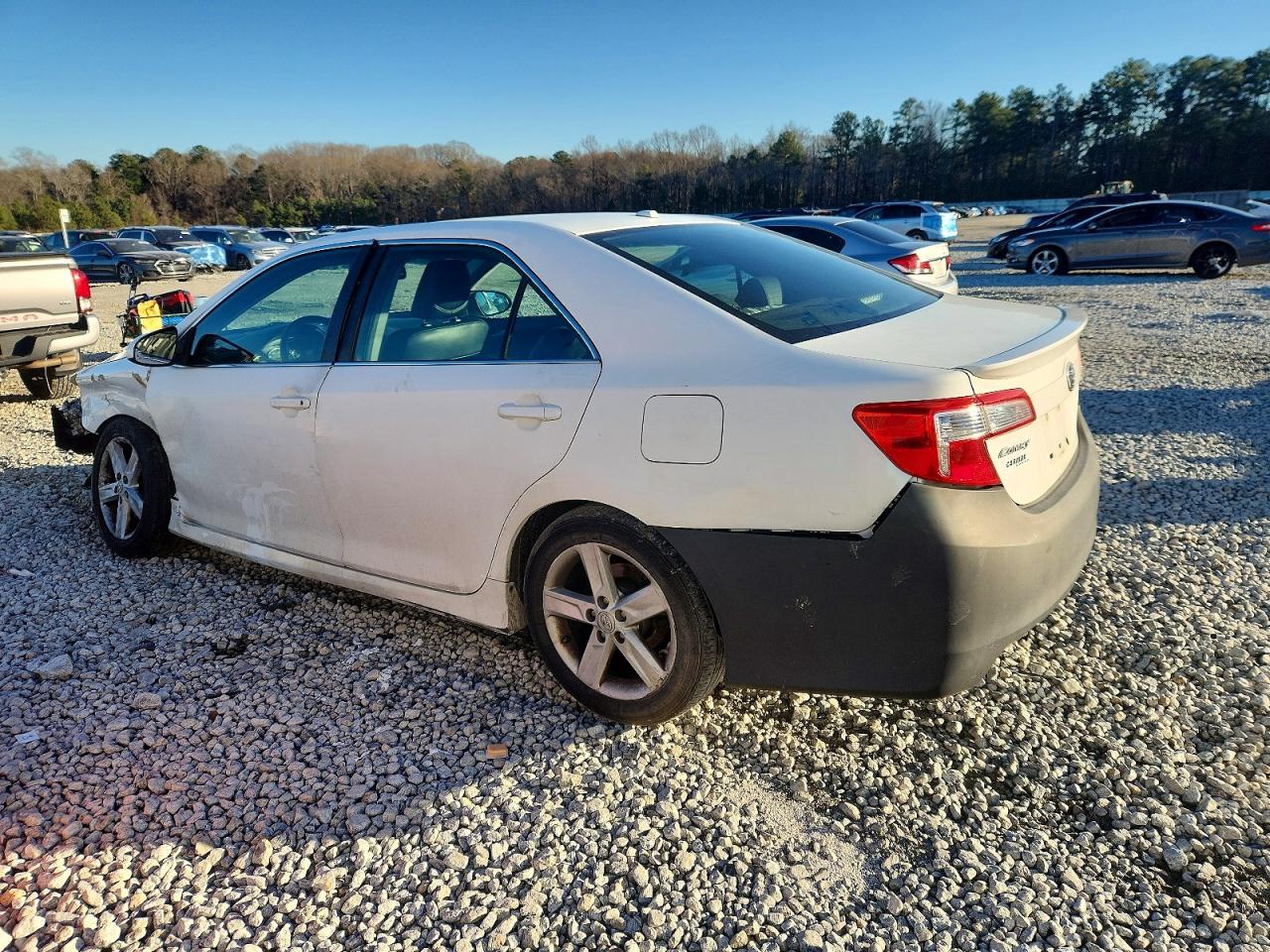 2012 TOYOTA CAMRY SE photo 3
