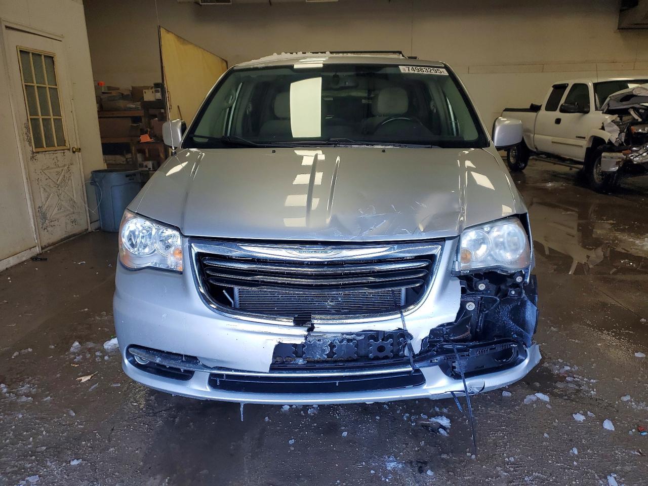 2012 CHRYSLER TOWN & COUNTRY TOURING photo 5