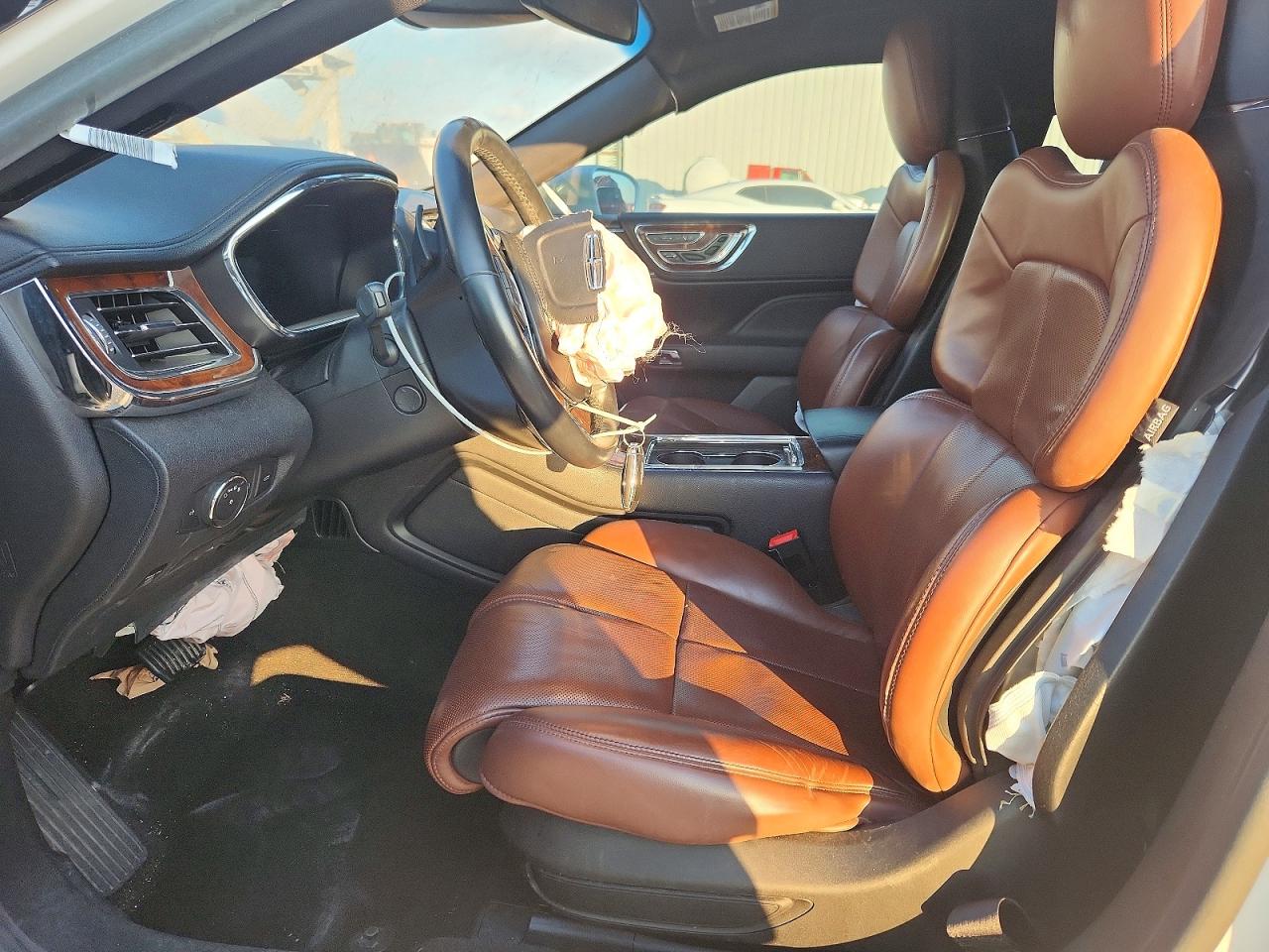 2019 LINCOLN CONTINENTAL RESERVE photo 13
