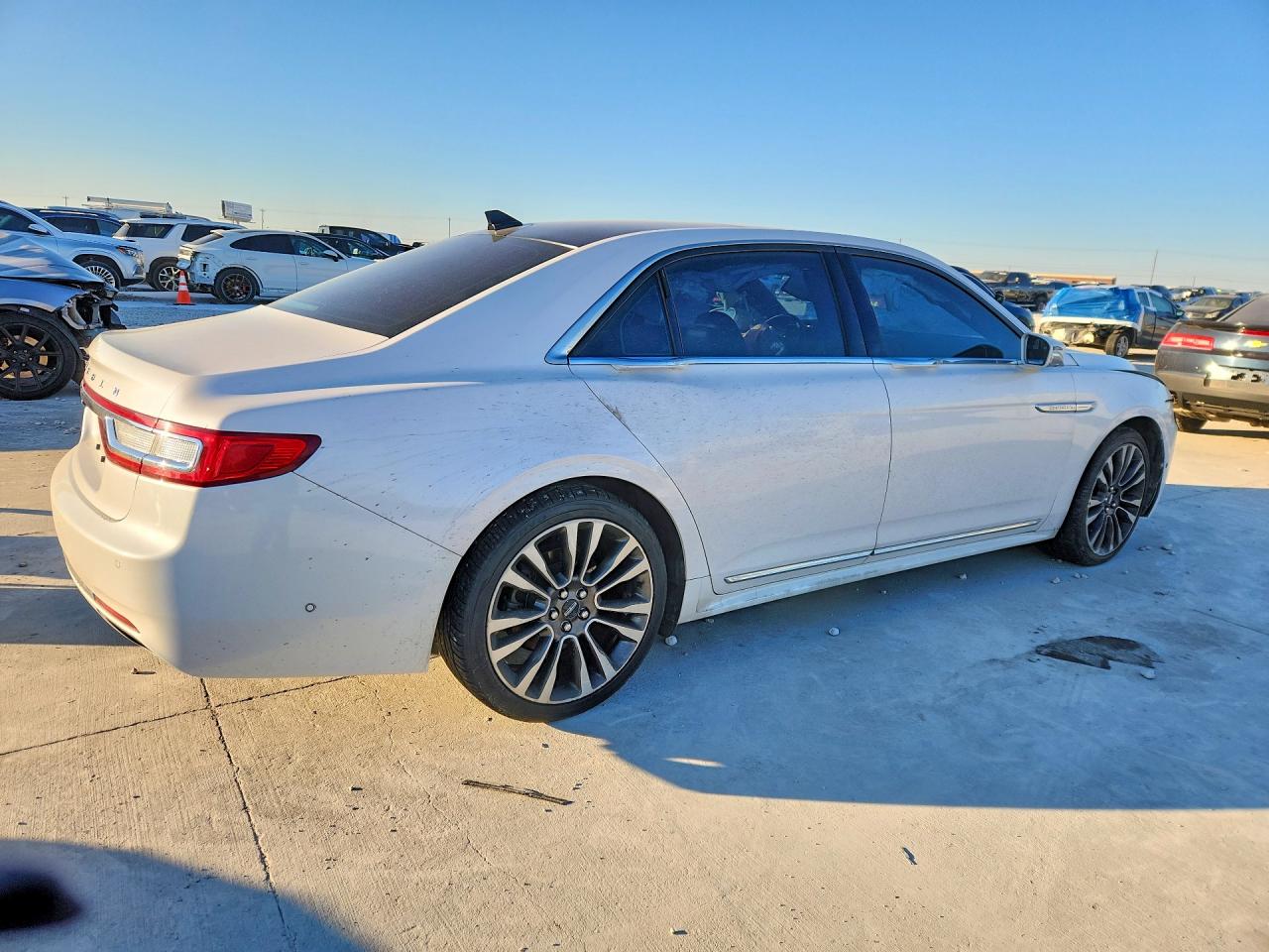 2019 LINCOLN CONTINENTAL RESERVE photo 5