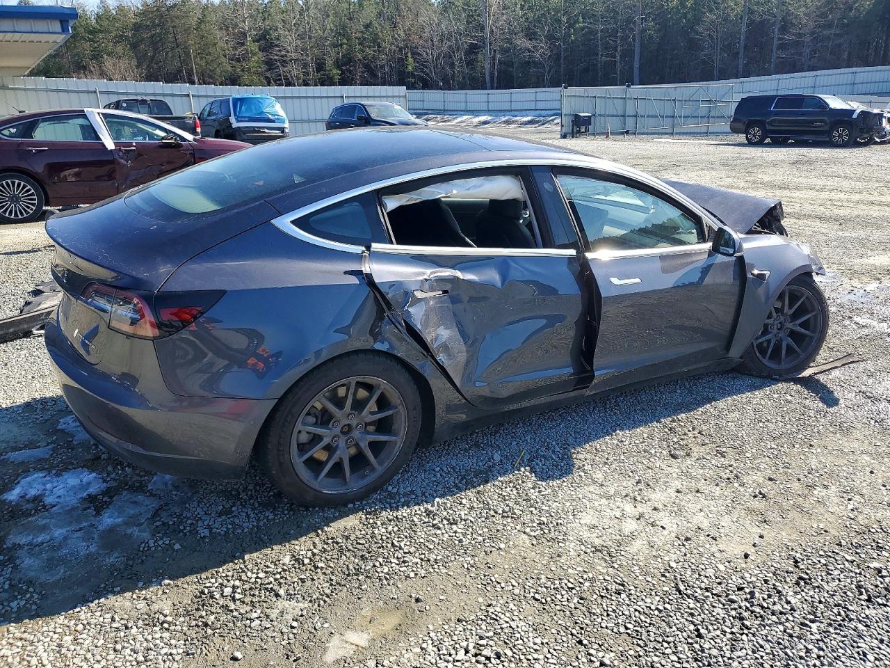 2018 TESLA MODEL 3 photo 3