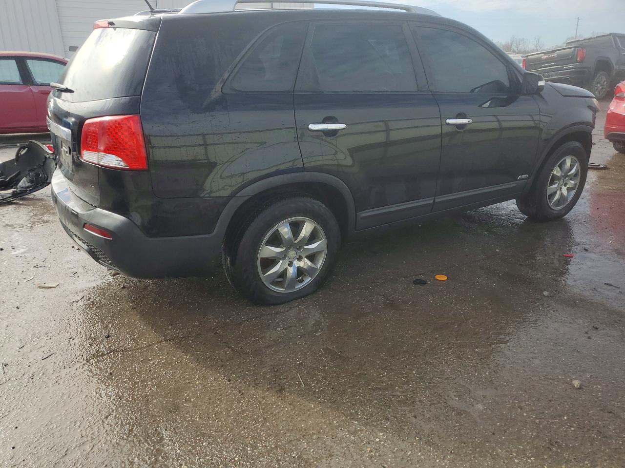 2011 KIA SORENTO LX photo 3